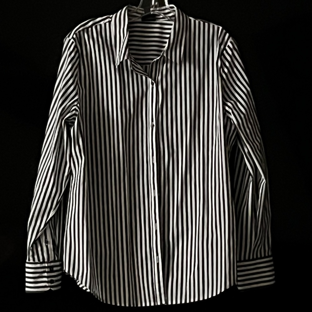 NWT Worthington Women’s Button Down Shirt